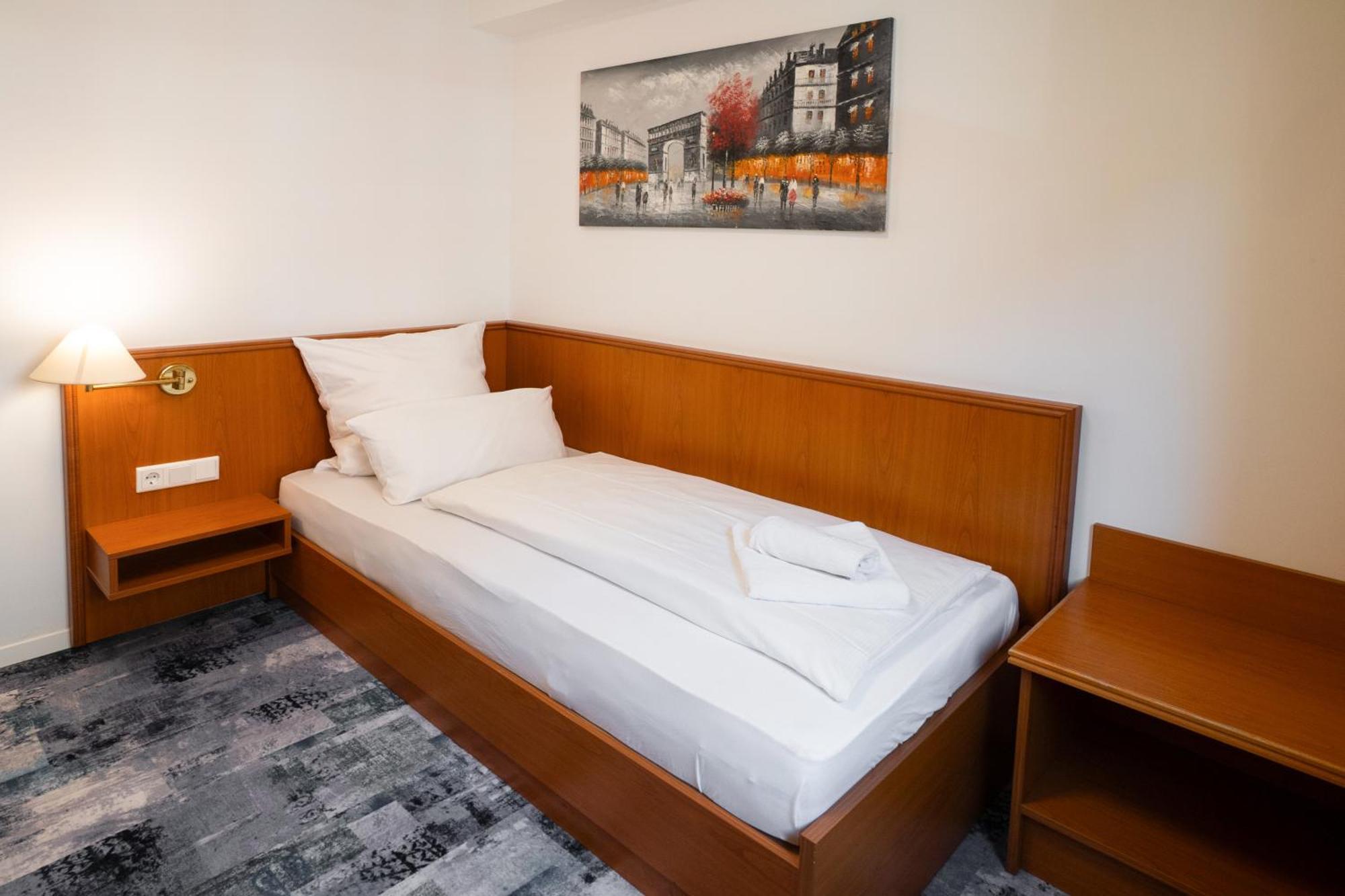 Hotel Zur Post แฮร์เนอ ภายนอก รูปภาพ