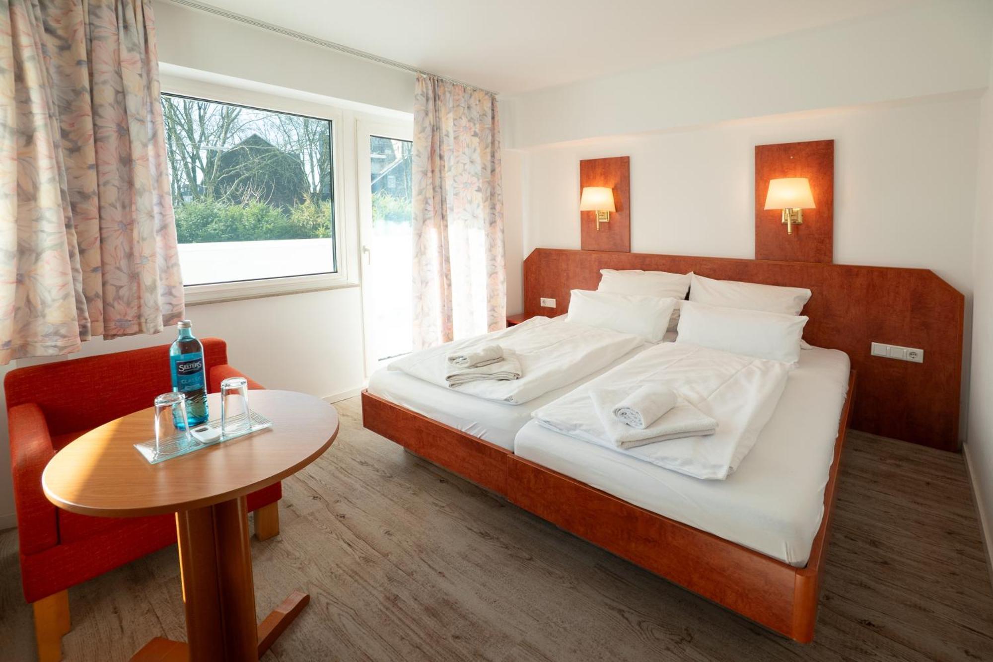 Hotel Zur Post แฮร์เนอ ภายนอก รูปภาพ