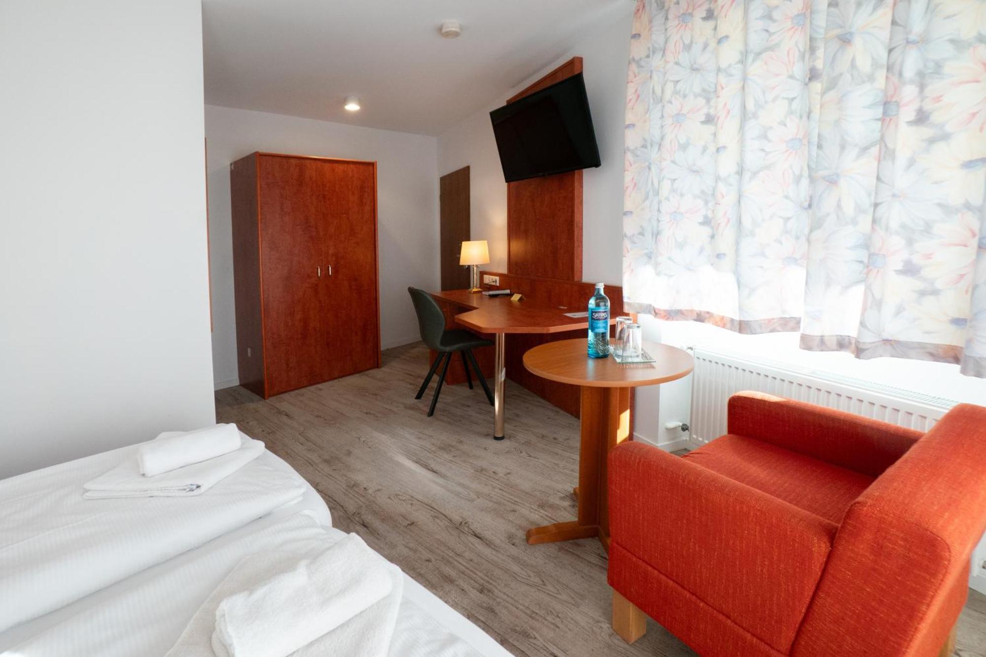 Hotel Zur Post แฮร์เนอ ภายนอก รูปภาพ